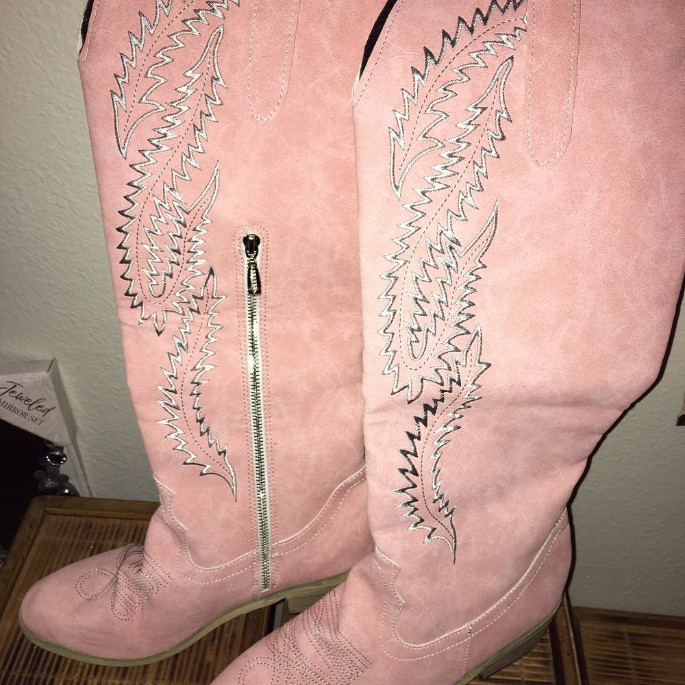 Cowboy Pink Faux Leather Boots -   Size 8 w Etched trim 14 inch calf